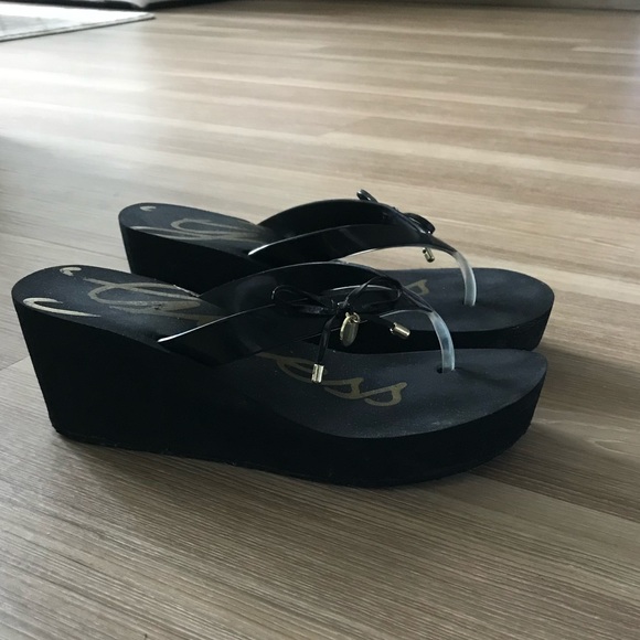 wedge sandals guess